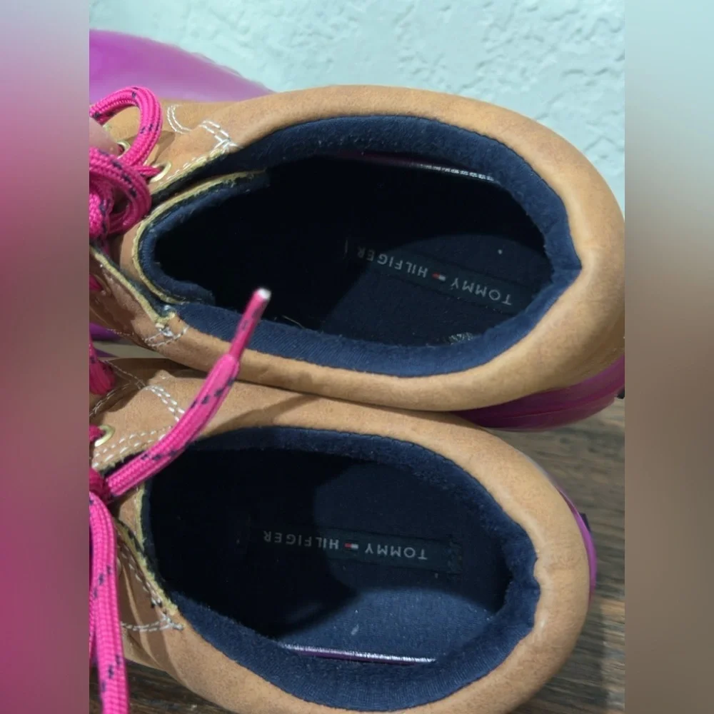 Tommy Hilfiger womens bohemain  Pink and Tan Women's Waterproof Duck Shoes Sz 10